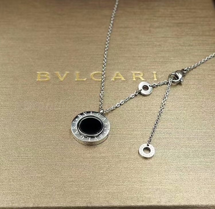 Bvlgari Necklaces 27